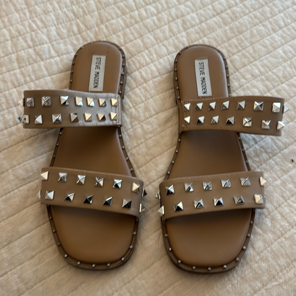 Steve Madden Studded sandals